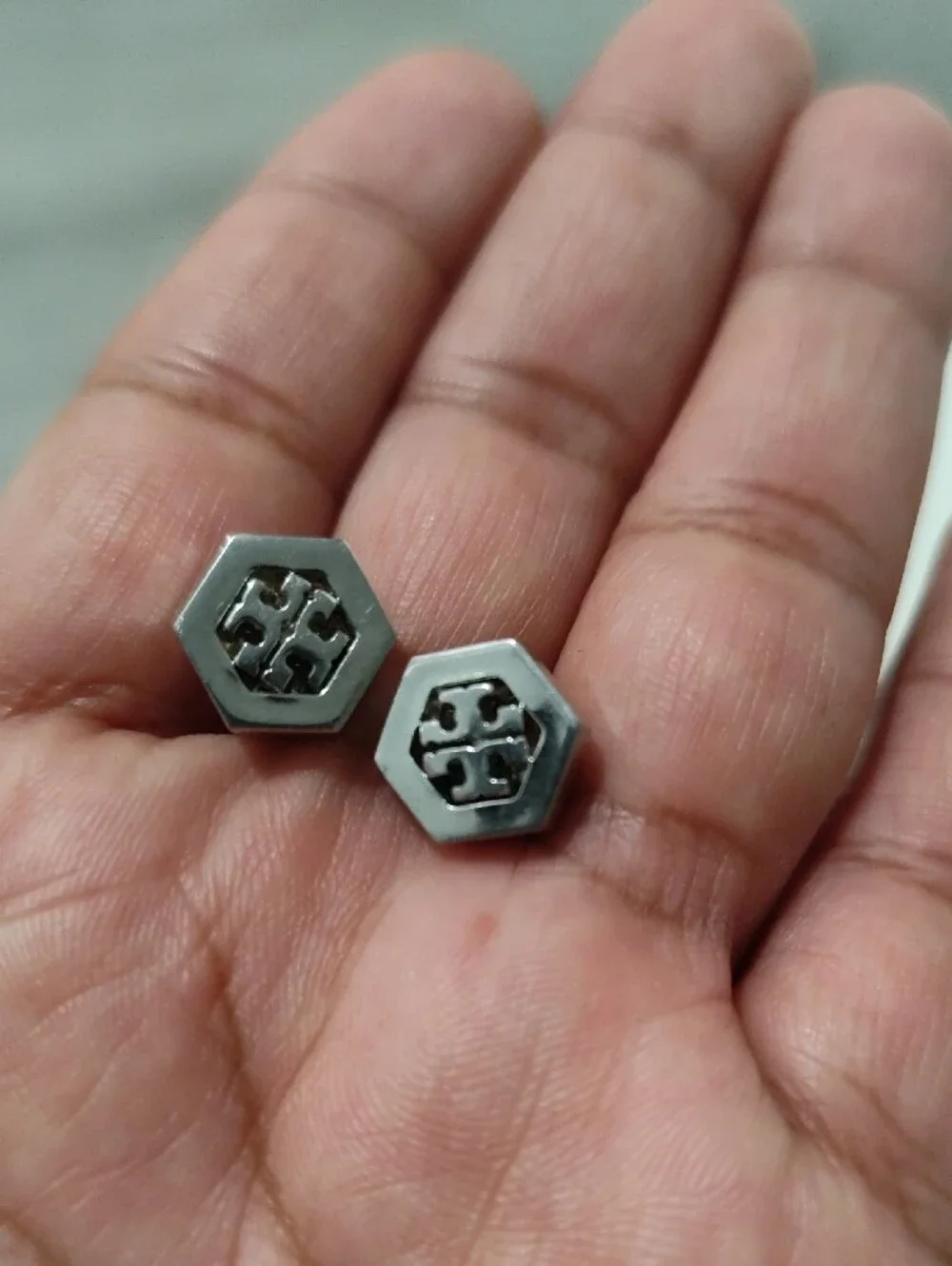 Tory Burch Hexagon Logo Cufflinks in Silver and Rose